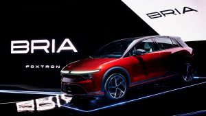 鴻華首款市售電動車亮相！Foxtron Bria 89.9 萬元起開賣，最快農曆年前交車