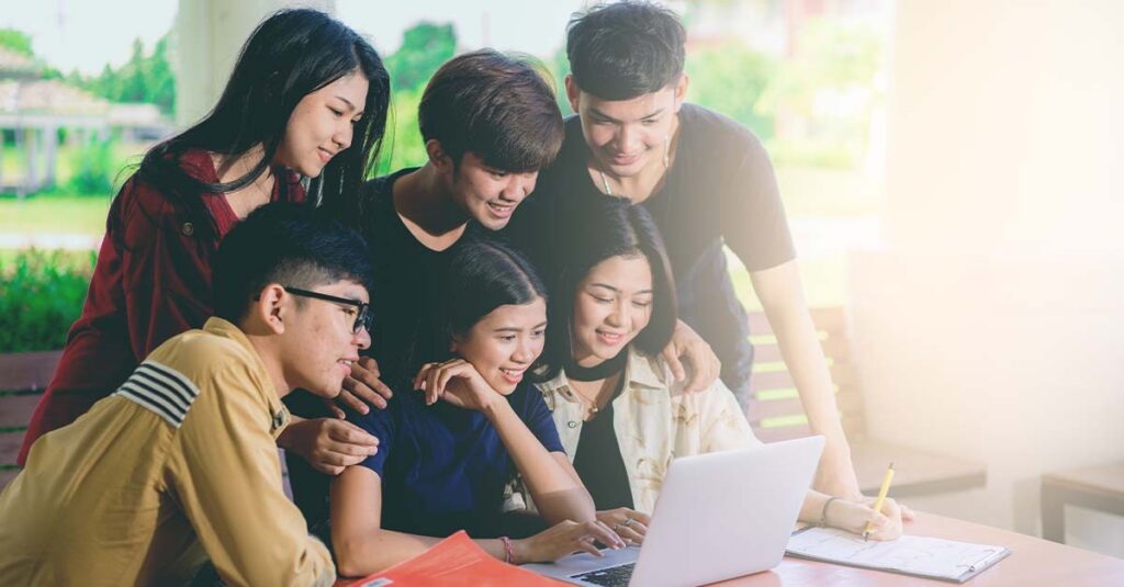 「Pei Pei （配配）社群討論區」，集結四大利器，全力助攻12萬1535名考生精準落點。（圖/1111人力銀行提供）