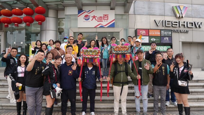 各縣市宮廟主動請神明到戲院觀影 各縣市宮廟主動請神明到戲院觀影