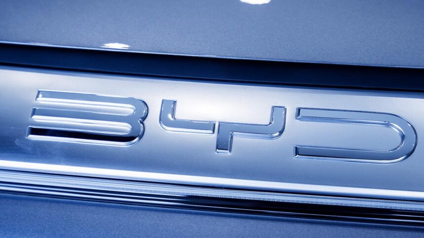 比亞迪將在歐洲推出高階電動車 主打5分鐘「閃充」60% 比亞迪將在歐洲推出高階電動車 主打5分鐘「閃充」60%