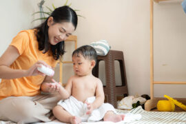 行政院開放家中有未滿12歲童，可申請外籍幫傭，1111祭出「外傭專區」新服務。（圖／1111提供）