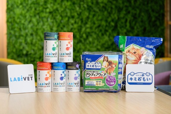 中化裕民引進韓國益生菌專家「韓國鍾根堂LABiVET」、「日本大王」旗下寵物紙尿布品牌。攝影/王世邦