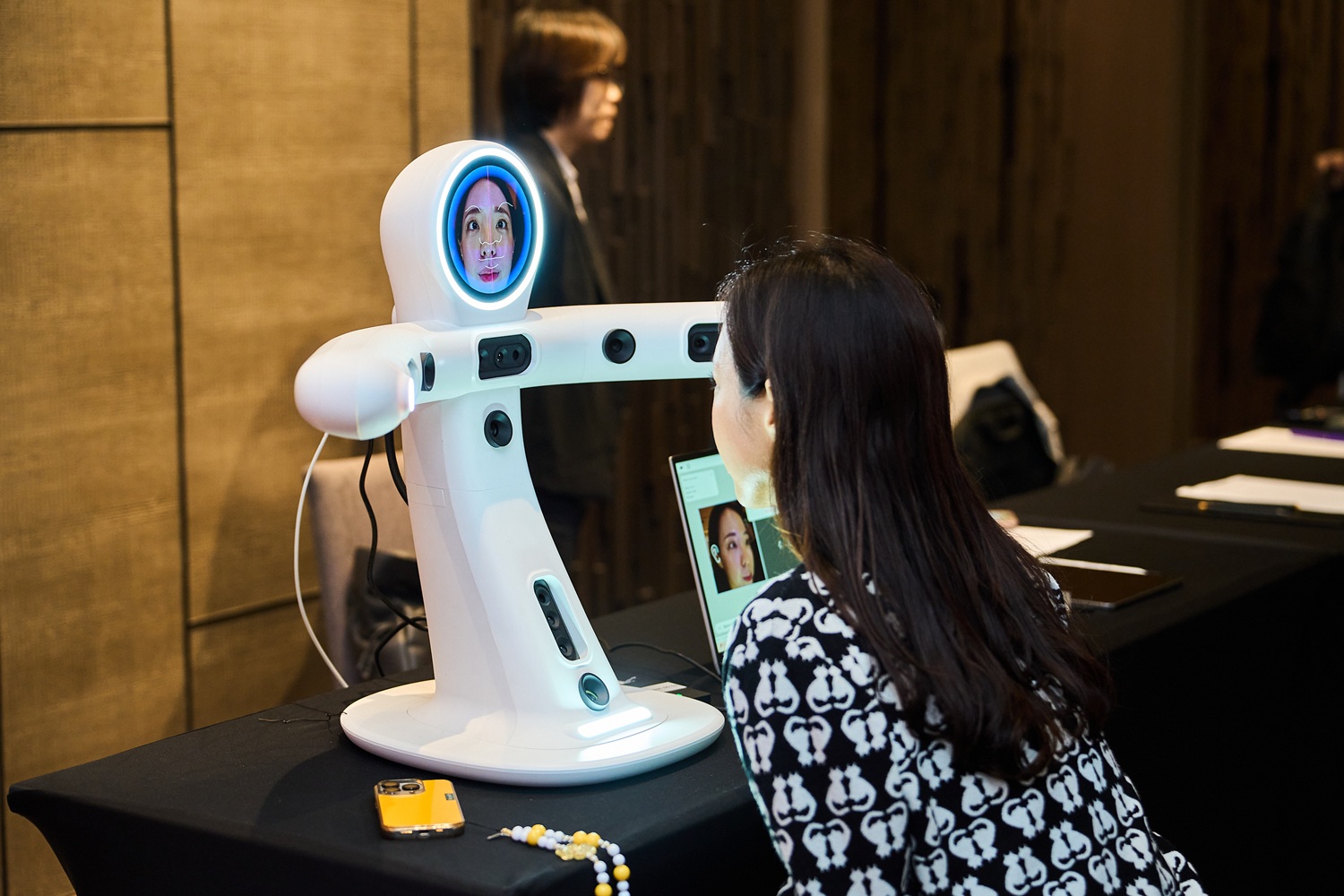 台灣與韓國同步上市「Face ON」3D模擬系統,象徵整形手術進入預視化的精準醫療時代。圖/蓓蕾莉生技提供