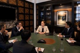 中： BGC黑嶺全球資本亞太區總裁Carat Wang ,與多家國際機構投資長。(圖/黑嶺全球資本提供)