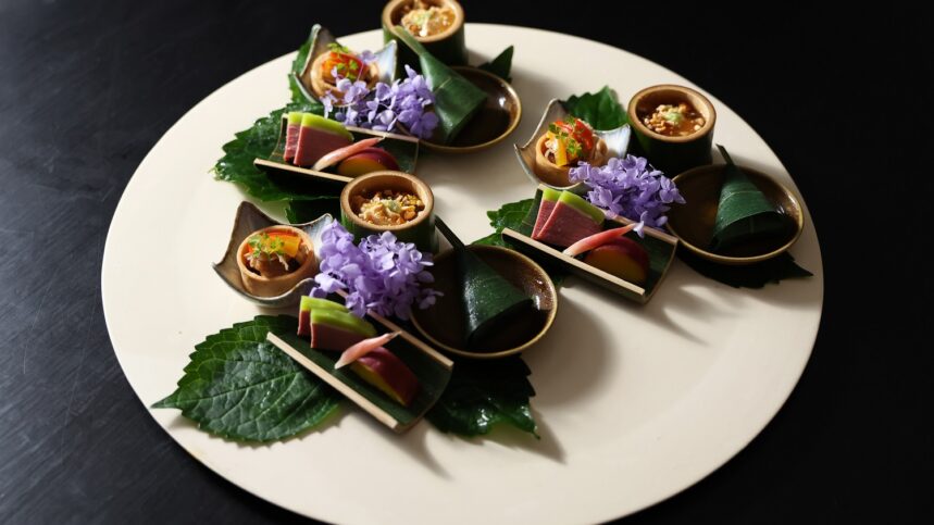 八寸_勾玉豆腐、南蠻漬旬魚彩椒塔、新綠合鴨、牛蒡湯葉木之芽燒、丸十檸檬煮、竹筴魚笹卷壽司 八寸_勾玉豆腐、南蠻漬旬魚彩椒塔、新綠合鴨、牛蒡湯葉木之芽燒、丸十檸檬煮、竹筴魚笹卷壽司
