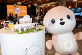 SHARP陪伴型AI機器人「Poketomo口袋同萌」正式在台上市，透過獨家AI技術累積對話記憶，越聊越懂你，打造有溫度的專屬陪伴體驗。(圖/主辦單位)
