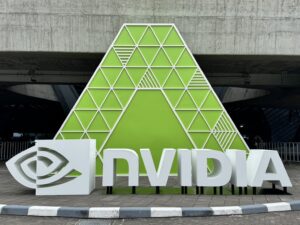 Valar攜手輝達打造節水AI資料中心 微型核反應爐為Blackwell供電