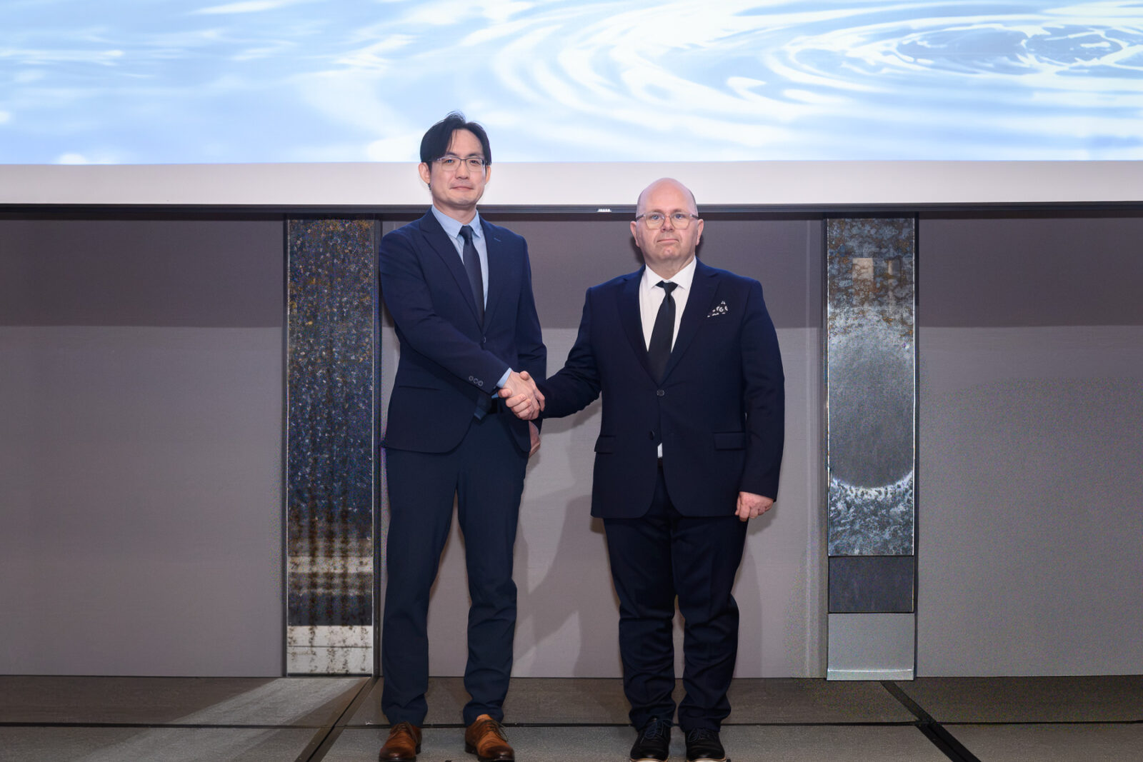 綠茵生技與挪威 Seagarden 原廠代表合影,聚焦「挪威 鱈魚精巢萃取物(含PDRN)」台灣獨家代理合作與海洋生技原料應用。圖/綠茵生技提供