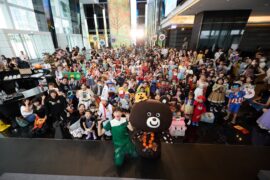 藝人李岳為「Halloween Adventure勇者傳說：搗蛋萬聖城」活動帶來精彩的舞臺互動表演。（圖／中信銀行提供）